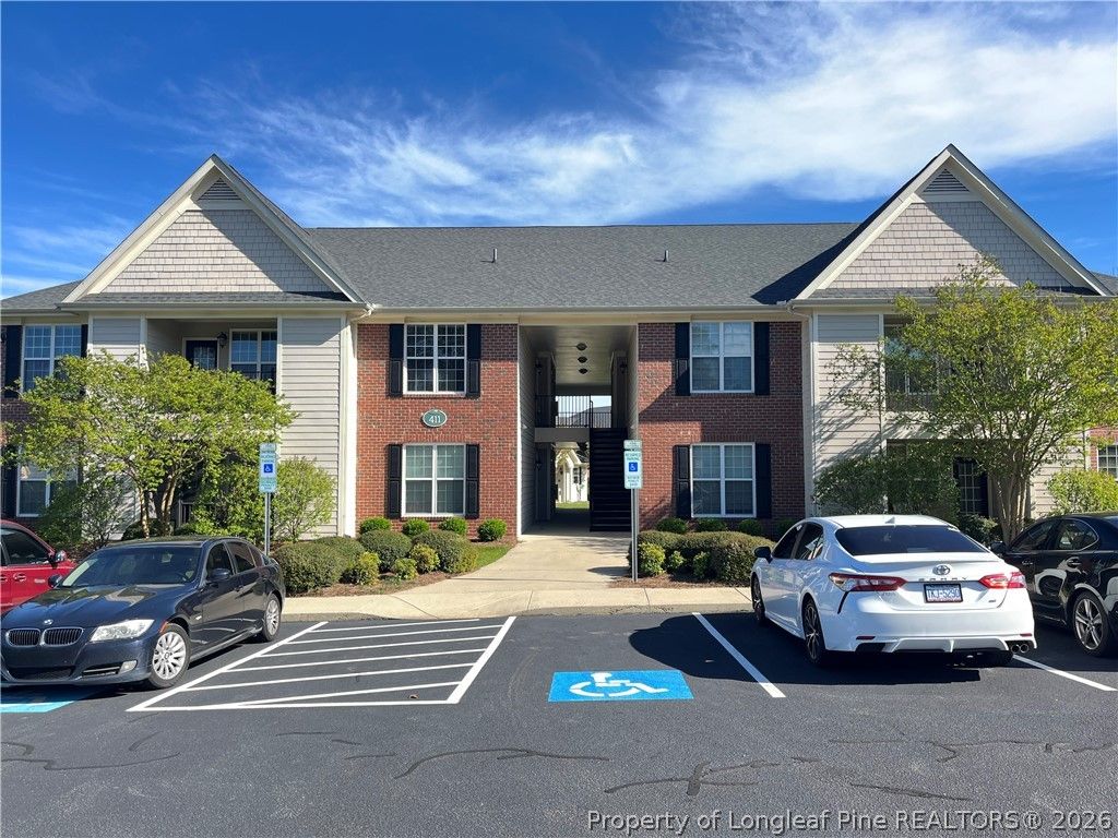 411 Gallery Drive 204, Spring Lake, NC 28390