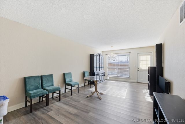 549 N Elm Street, Jenks, OK 74037