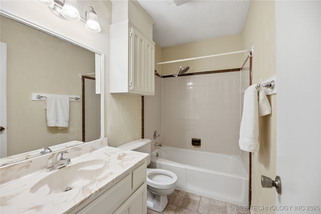 549 N Elm Street, Jenks, OK 74037