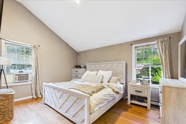 15 Old Center St, Middleboro, MA 02346