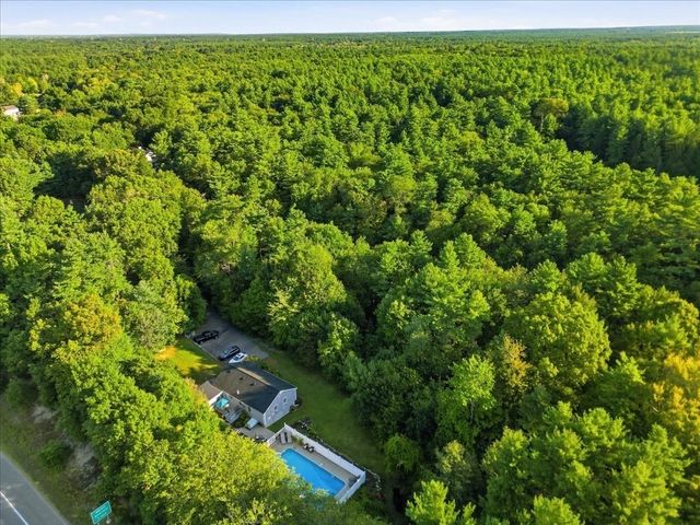 15 Old Center St, Middleboro, MA 02346