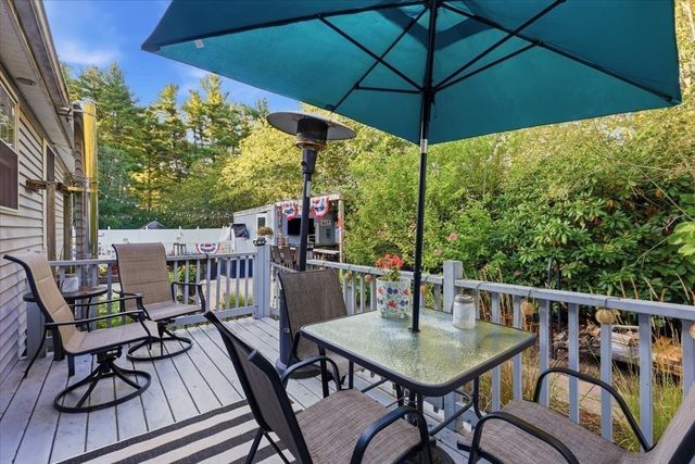 15 Old Center St, Middleboro, MA 02346