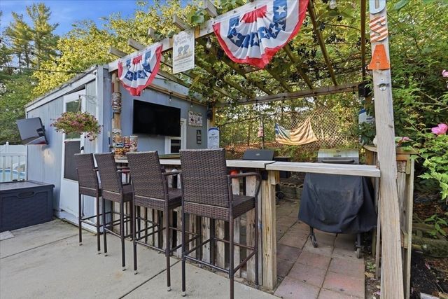 15 Old Center St, Middleboro, MA 02346