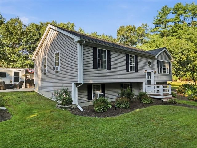 15 Old Center St, Middleboro, MA 02346