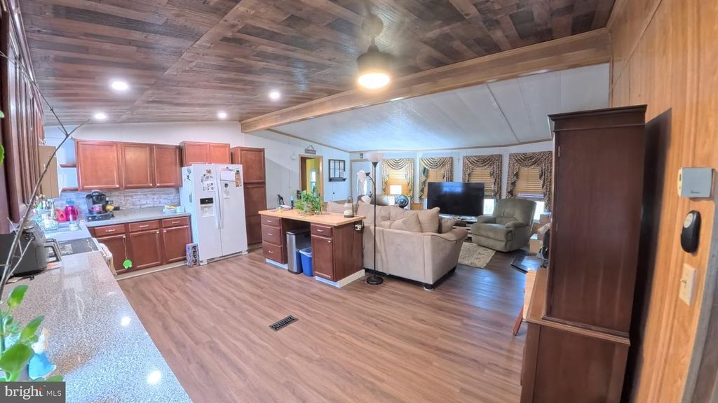 636 STREAM VIEW DR, North Wales, PA 19454 — photo 4