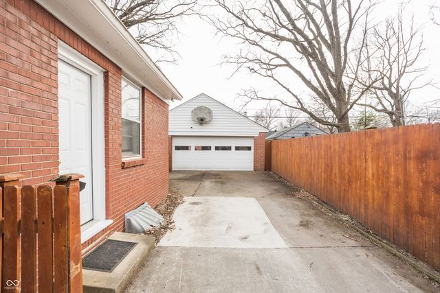 2615 Mcleay Drive, Indianapolis, IN 46220