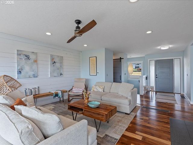 11225 Se LEXINGTON St, Portland, OR 97266