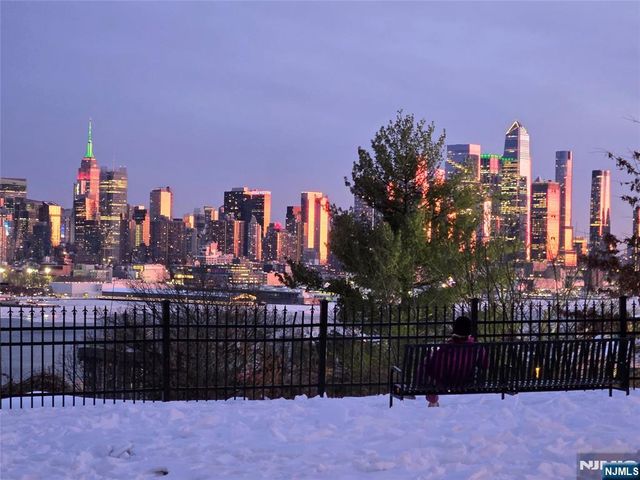 6600 Boulevard East 11K, West New York, NJ 07093