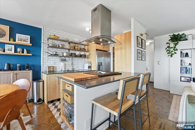 6600 Boulevard East 11K, West New York, NJ 07093