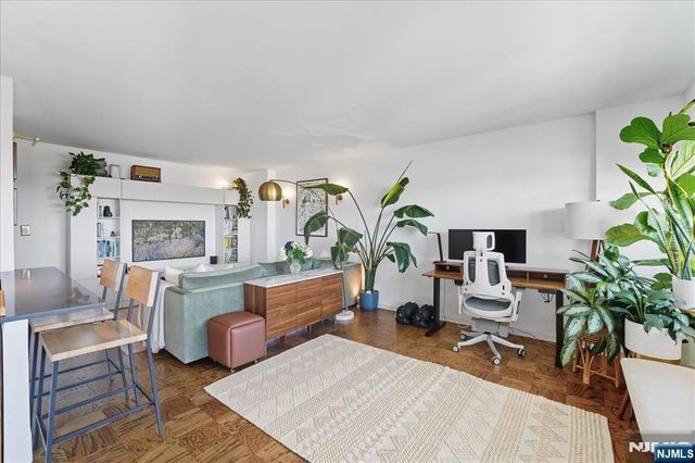 6600 Boulevard East 11K, West New York, NJ 07093