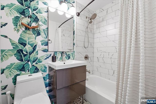 6600 Boulevard East 11K, West New York, NJ 07093