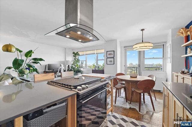 6600 Boulevard East 11K, West New York, NJ 07093