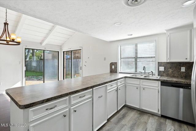 2 Pheasant Run, Clinton, MS 39056