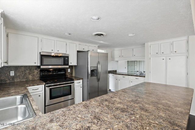 2 Pheasant Run, Clinton, MS 39056