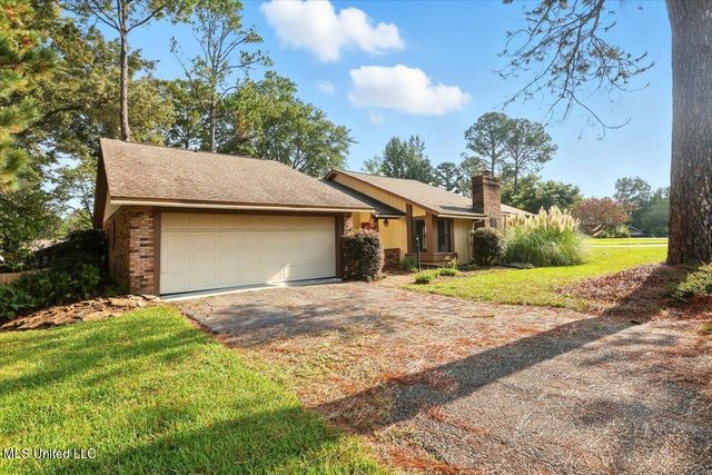 2 Pheasant Run, Clinton, MS 39056