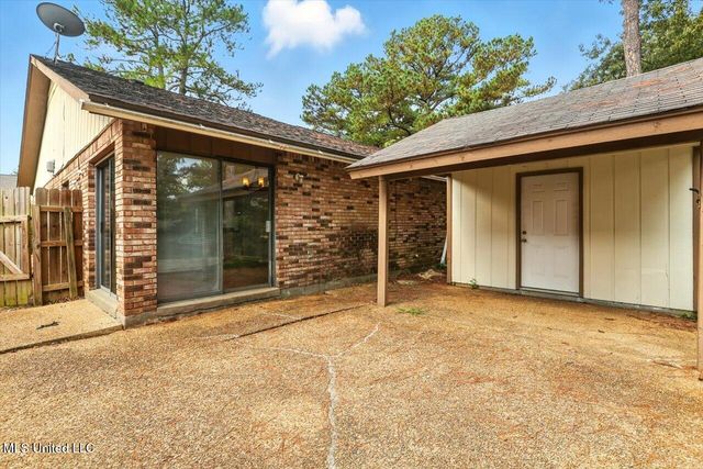 2 Pheasant Run, Clinton, MS 39056