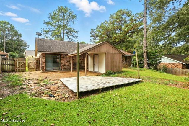 2 Pheasant Run, Clinton, MS 39056