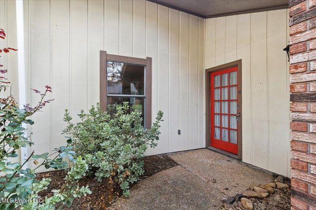2 Pheasant Run, Clinton, MS 39056