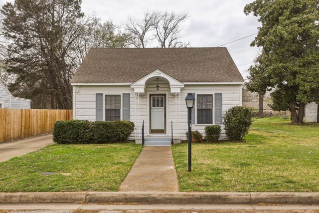 308 S Mill St, Winnsboro, TX 75494