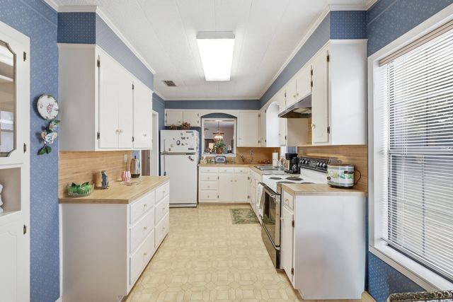 308 S Mill St, Winnsboro, TX 75494