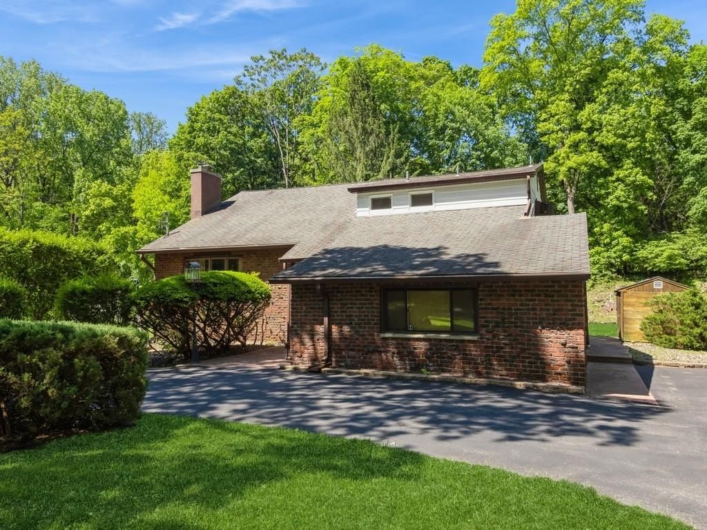 3 Brookland Farms Road, Poughkeepsie, NY 12601