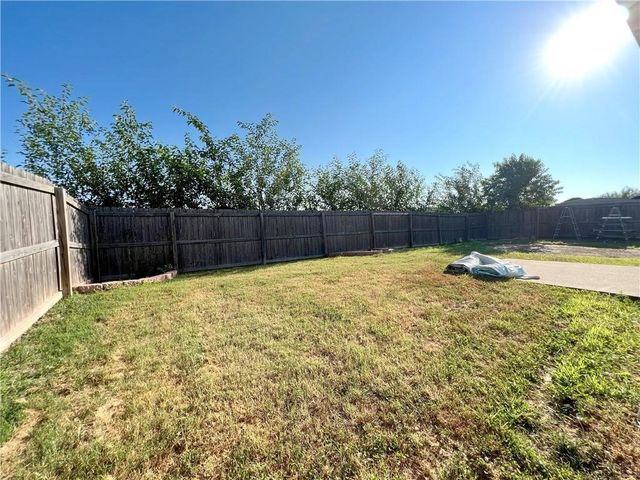 105 Southpointe Avenue, Rogers, AR 72758