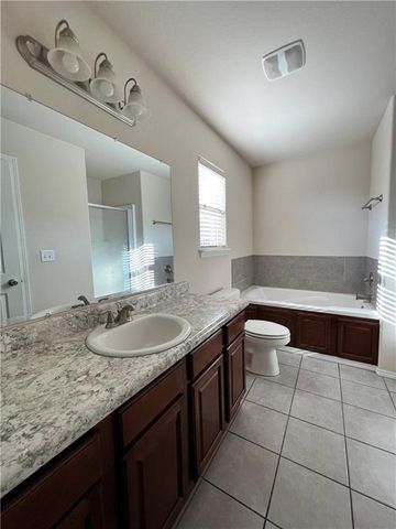 105 Southpointe Avenue, Rogers, AR 72758