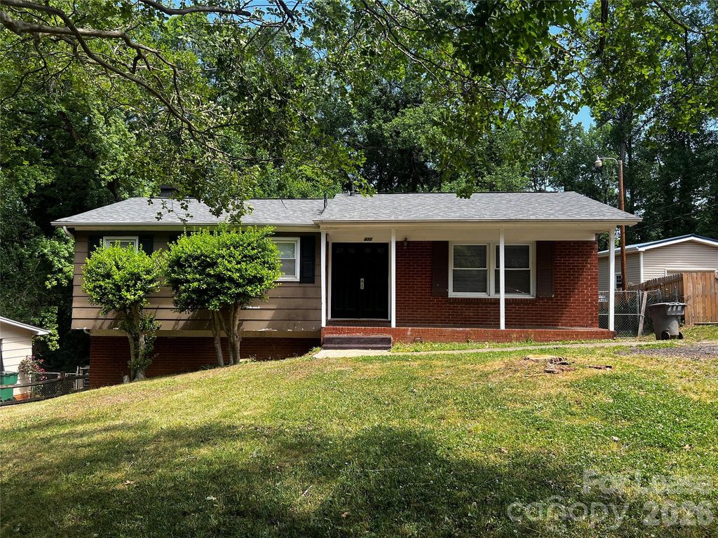 430 Westham Ridge Road, Charlotte, NC 28217