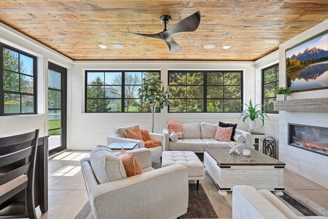 95 Lockwood Court, Hudson, WI 54016