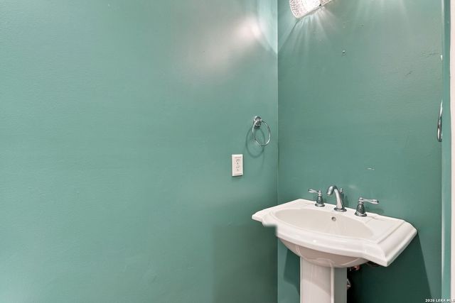 135 ROUTT ST, San Antonio, TX 78209