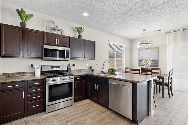 10620 Antler Tool Road SW, Albuquerque, NM 87121