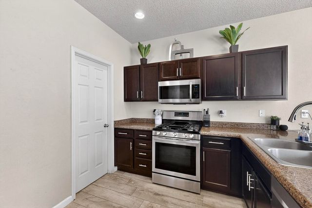 10620 Antler Tool Road SW, Albuquerque, NM 87121