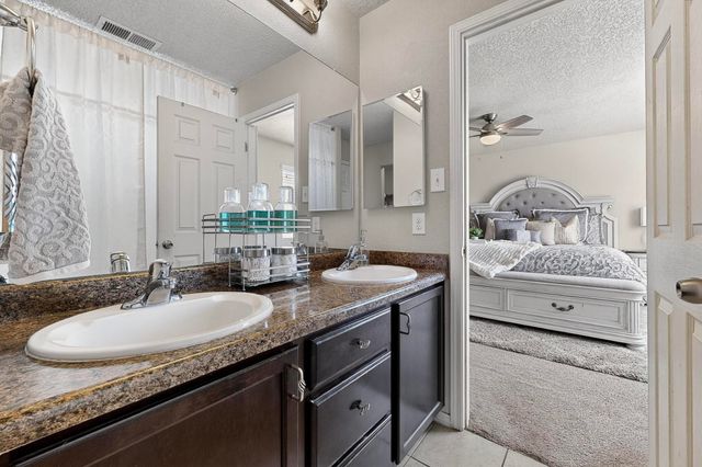 10620 Antler Tool Road SW, Albuquerque, NM 87121