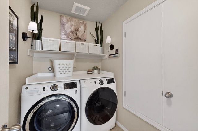 10620 Antler Tool Road SW, Albuquerque, NM 87121