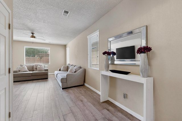 10620 Antler Tool Road SW, Albuquerque, NM 87121