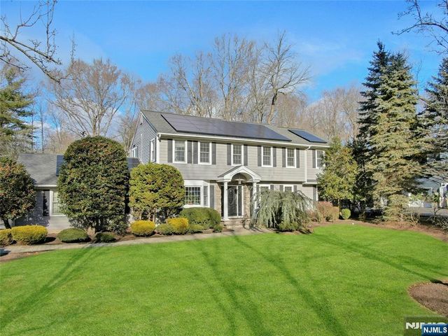 528 Baylor Avenue, River Vale, NJ 07675