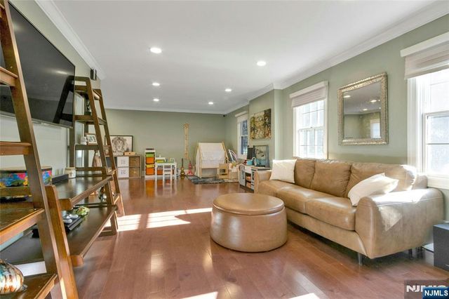 528 Baylor Avenue, River Vale, NJ 07675