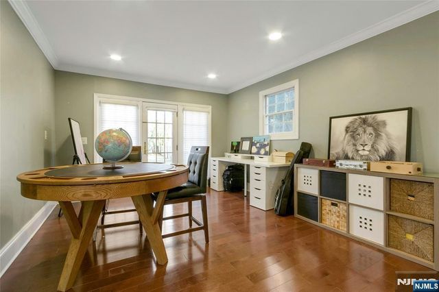 528 Baylor Avenue, River Vale, NJ 07675