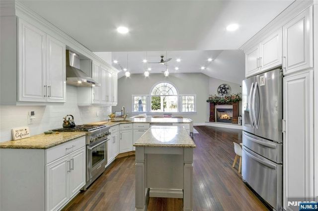 528 Baylor Avenue, River Vale, NJ 07675