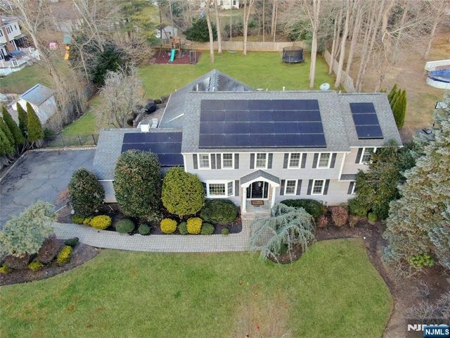 528 Baylor Avenue, River Vale, NJ 07675