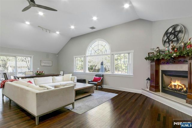 528 Baylor Avenue, River Vale, NJ 07675