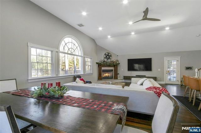 528 Baylor Avenue, River Vale, NJ 07675