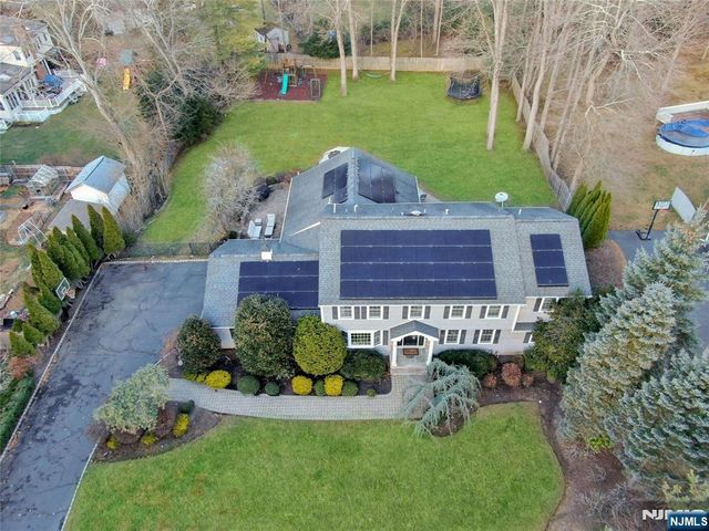 528 Baylor Avenue, River Vale, NJ 07675