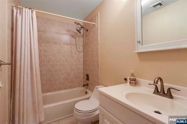 528 Baylor Avenue, River Vale, NJ 07675