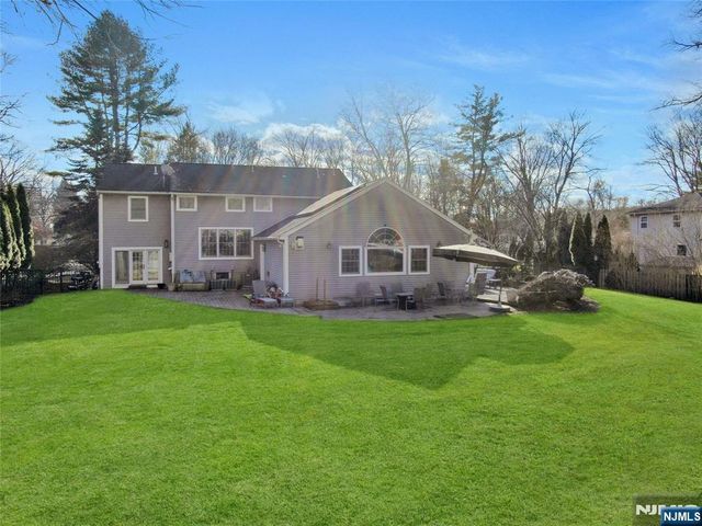 528 Baylor Avenue, River Vale, NJ 07675