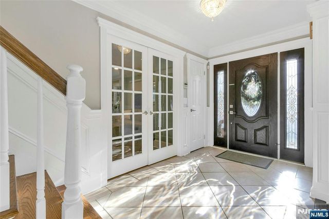 528 Baylor Avenue, River Vale, NJ 07675