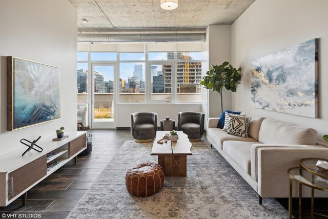 171 N Aberdeen Street 608, Chicago, IL 60607