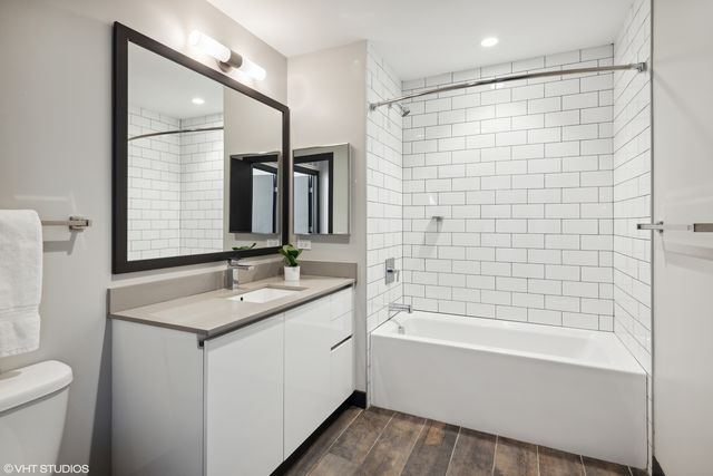 171 N Aberdeen Street 608, Chicago, IL 60607