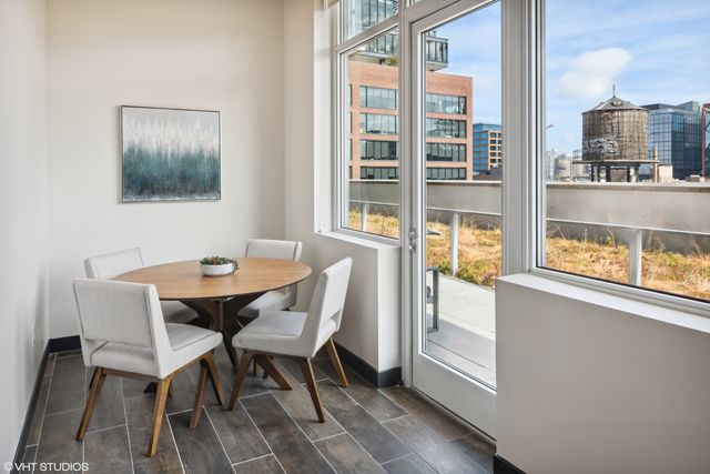 171 N Aberdeen Street 608, Chicago, IL 60607