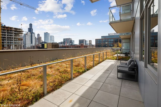 171 N Aberdeen Street 608, Chicago, IL 60607